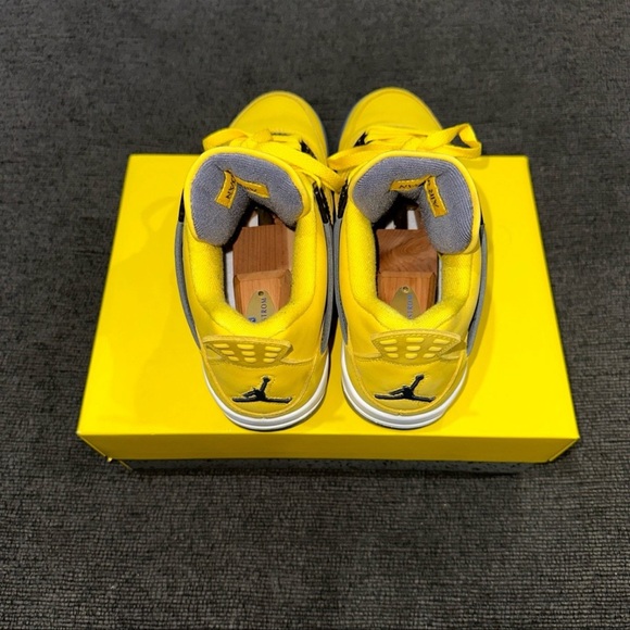 Air Jordan 4 Retro (Lightning) - Picture 4 of 12